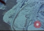 Immagine di Railroad tunnel entrata Corea, 1951, secondo 33 filmato di repertorio 65675051944