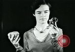 Image un économe machine New York City USA, 1931, de la seconde 11 séquences d'archives historiques vidéo 65675051979