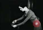 Image un économe machine New York City USA, 1931, de la seconde 15 séquences d'archives historiques vidéo 65675051979