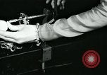 Image un économe machine New York City USA, 1931, de la seconde 33 séquences d'archives historiques vidéo 65675051979