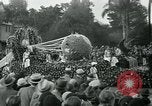 Standbild Blumenschmuck schwimmt Washington DC USA, 1932, aus Sekunde 28 historischem Filmmaterial Videoclip 65675051986