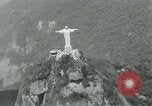 Immagine di Cristo Redentore statua Rio de Janeiro in Brasile, 1932, secondo 41 filmato di repertorio 65675051989