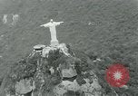 Immagine di Cristo Redentore statua Rio de Janeiro in Brasile, 1932, secondo 44 filmato di repertorio 65675051989