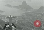 Immagine di Cristo Redentore statua Rio de Janeiro in Brasile, 1932, secondo 51 filmato di repertorio 65675051989
