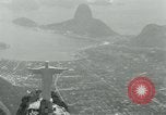Immagine di Cristo Redentore statua Rio de Janeiro in Brasile, 1932, secondo 52 filmato di repertorio 65675051989