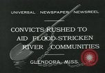 Immagine di Prigionieri lotta flood Glendora Mississippi USA, 1932, secondo 6 filmato di repertorio 65675051990