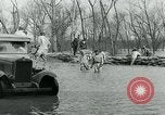 Immagine di Prigionieri lotta flood Glendora Mississippi USA, 1932, secondo 27 filmato di repertorio 65675051990