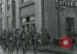 Standbild National Guard Truppen patrouillieren nach Armistice Day Incident Centralia Washington USA, 1919, aus Sekunde 25 historischem Filmmaterial Videoclip 65675052001