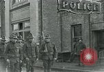 Standbild National Guard Truppen patrouillieren nach Armistice Day Incident Centralia Washington USA, 1919, aus Sekunde 28 historischem Filmmaterial Videoclip 65675052001