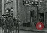 Standbild National Guard Truppen patrouillieren nach Armistice Day Incident Centralia Washington USA, 1919, aus Sekunde 34 historischem Filmmaterial Videoclip 65675052001