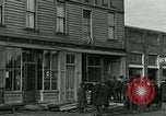 Standbild National Guard Truppen patrouillieren nach Armistice Day Incident Centralia Washington USA, 1919, aus Sekunde 51 historischem Filmmaterial Videoclip 65675052001