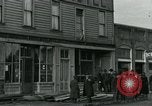 Standbild National Guard Truppen patrouillieren nach Armistice Day Incident Centralia Washington USA, 1919, aus Sekunde 54 historischem Filmmaterial Videoclip 65675052001