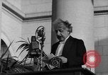 Standbild Albert Einstein California United States USA, 1935, aus Sekunde 24 historischem Filmmaterial Videoclip 65675052005