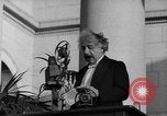 Standbild Albert Einstein California United States USA, 1935, aus Sekunde 30 historischem Filmmaterial Videoclip 65675052005