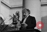 Standbild Albert Einstein California United States USA, 1935, aus Sekunde 42 historischem Filmmaterial Videoclip 65675052005