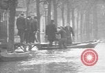 Standbild überflutete Straßen Charenton FRANKREICH, 1930, aus Sekunde 24 historischem Filmmaterial Videoclip 65675052007