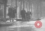 Standbild überflutete Straßen Charenton FRANKREICH, 1930, aus Sekunde 25 historischem Filmmaterial Videoclip 65675052007