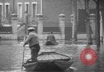 Standbild überflutete Straßen Charenton FRANKREICH, 1930, aus Sekunde 27 historischem Filmmaterial Videoclip 65675052007