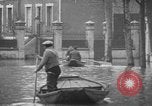 Standbild überflutete Straßen Charenton FRANKREICH, 1930, aus Sekunde 28 historischem Filmmaterial Videoclip 65675052007