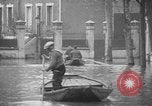 Standbild überflutete Straßen Charenton FRANKREICH, 1930, aus Sekunde 30 historischem Filmmaterial Videoclip 65675052007