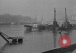 Standbild überflutete Straßen Charenton FRANKREICH, 1930, aus Sekunde 34 historischem Filmmaterial Videoclip 65675052007