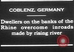 Immagine di Reno allagato strade di Coblenza Koblenz Germania, 1930, secondo 5 filmato di repertorio 65675052008