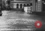 Immagine di Reno allagato strade di Coblenza Koblenz Germania, 1930, secondo 28 filmato di repertorio 65675052008