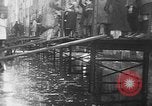 Immagine di Reno allagato strade di Coblenza Koblenz Germania, 1930, secondo 41 filmato di repertorio 65675052008
