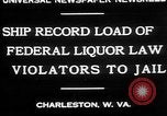 Image Interdiction les contrevenants Charleston West Virginia USA, 1930, de la seconde 4 séquences d'archives historiques vidéo 65675052015