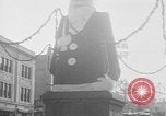 Standbild Santa Claus Upper Darby Pennsylvania USA, 1930, aus Sekunde 20 historischem Filmmaterial Videoclip 65675052018