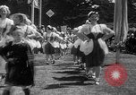 Image Mai jour Reine couronnement San Francisco California USA, 1937, de la seconde 29 séquences d'archives historiques vidéo 65675052019