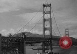 Standbild Goldene niet Abschluss der Golden Gate Bridge San Francisco California USA, 1937, aus Sekunde 15 historischem Filmmaterial Videoclip 65675052024