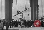 Standbild Goldene niet Abschluss der Golden Gate Bridge San Francisco California USA, 1937, aus Sekunde 30 historischem Filmmaterial Videoclip 65675052024
