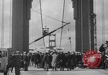 Standbild Goldene niet Abschluss der Golden Gate Bridge San Francisco California USA, 1937, aus Sekunde 31 historischem Filmmaterial Videoclip 65675052024
