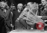 Standbild Albert Einstein Lester Pennsylvania USA, 1937, aus Sekunde 39 historischem Filmmaterial Videoclip 65675052025