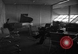 Immagine di Lounge a bordo LZ 129 dirigibile Hindenburg Lakehurst Naval Air Station New Jersey USA, 1936, secondo 6 filmato di repertorio 65675052068