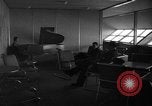 Immagine di Lounge a bordo LZ 129 dirigibile Hindenburg Lakehurst Naval Air Station New Jersey USA, 1936, secondo 9 filmato di repertorio 65675052068