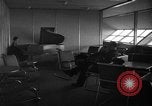 Immagine di Lounge a bordo LZ 129 dirigibile Hindenburg Lakehurst Naval Air Station New Jersey USA, 1936, secondo 11 filmato di repertorio 65675052068