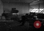 Immagine di Lounge a bordo LZ 129 dirigibile Hindenburg Lakehurst Naval Air Station New Jersey USA, 1936, secondo 23 filmato di repertorio 65675052068