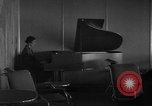 Immagine di Lounge a bordo LZ 129 dirigibile Hindenburg Lakehurst Naval Air Station New Jersey USA, 1936, secondo 60 filmato di repertorio 65675052068