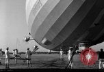 Standbild Luftschiff LZ 129 Hindenburg Lakehurst Naval Air Station New Jersey USA, 1936, aus Sekunde 5 historischem Filmmaterial Videoclip 65675052077