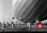 Standbild Luftschiff LZ 129 Hindenburg Lakehurst Naval Air Station New Jersey USA, 1936, aus Sekunde 10 historischem Filmmaterial Videoclip 65675052077