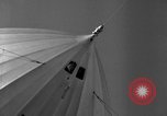 Standbild Luftschiff LZ 129 Hindenburg Lakehurst Naval Air Station New Jersey USA, 1936, aus Sekunde 16 historischem Filmmaterial Videoclip 65675052077