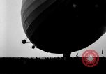 Standbild Luftschiff LZ 129 Hindenburg Lakehurst New Jersey USA, 1936, aus Sekunde 16 historischem Filmmaterial Videoclip 65675052078