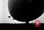 Standbild Luftschiff LZ 129 Hindenburg Lakehurst New Jersey USA, 1936, aus Sekunde 20 historischem Filmmaterial Videoclip 65675052078