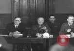 Standbild Alliierten Kontrollrat Berlin Schöneberg Deutschland, 1945, aus Sekunde 29 historischem Filmmaterial Videoclip 65675052081