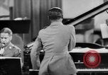Standbild Armed Forces Radio Jubiläums show Zweiten Weltkrieg California United States USA, 1944, aus Sekunde 21 historischem Filmmaterial Videoclip 65675052082