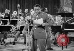 Standbild Armed Forces Radio Jubiläums show Zweiten Weltkrieg California United States USA, 1944, aus Sekunde 44 historischem Filmmaterial Videoclip 65675052082