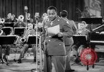 Standbild Armed Forces Radio Jubiläums show Zweiten Weltkrieg California United States USA, 1944, aus Sekunde 45 historischem Filmmaterial Videoclip 65675052082