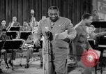 Standbild Armed Forces Radio Jubiläums show Zweiten Weltkrieg California United States USA, 1944, aus Sekunde 60 historischem Filmmaterial Videoclip 65675052082